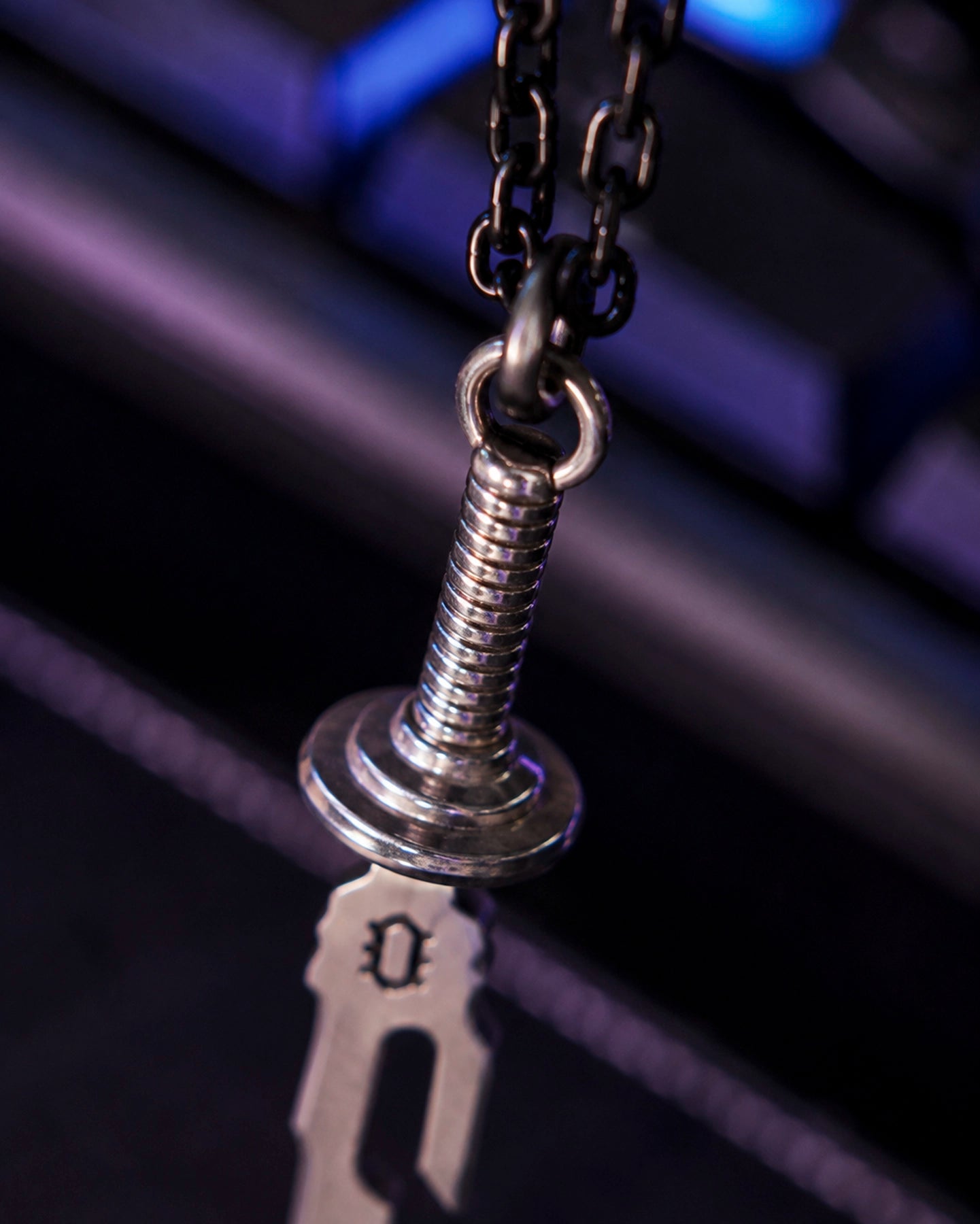 Collar Espada Invertida – Toji Fushiguro