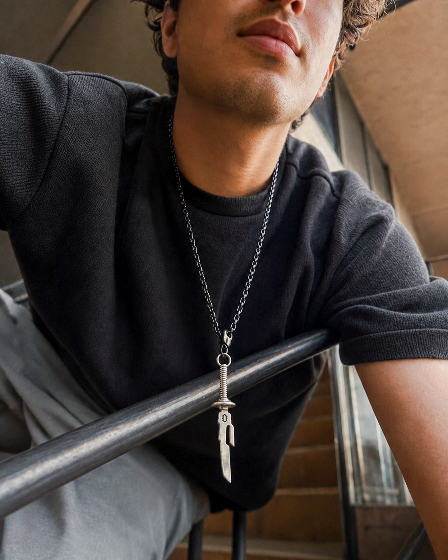 Collar Espada Invertida – Toji Fushiguro
