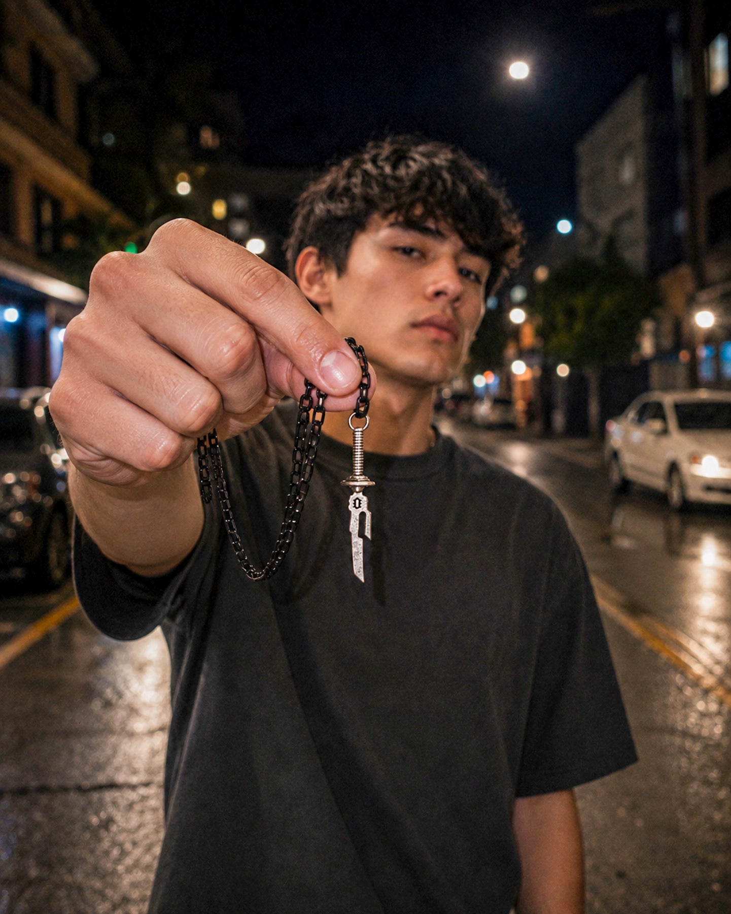 Collar Espada Invertida – Toji Fushiguro