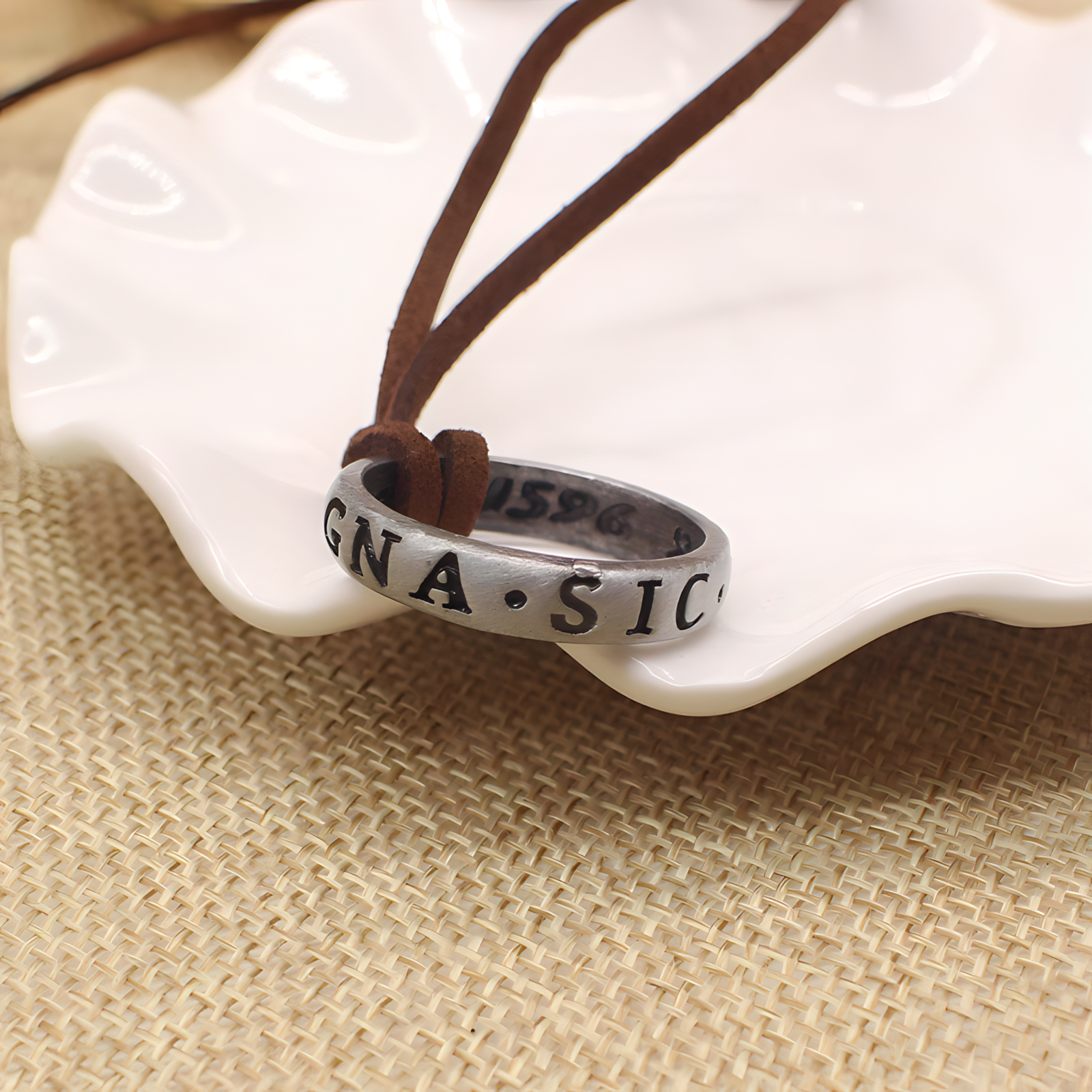 Collar Nathan Drake - Uncharted