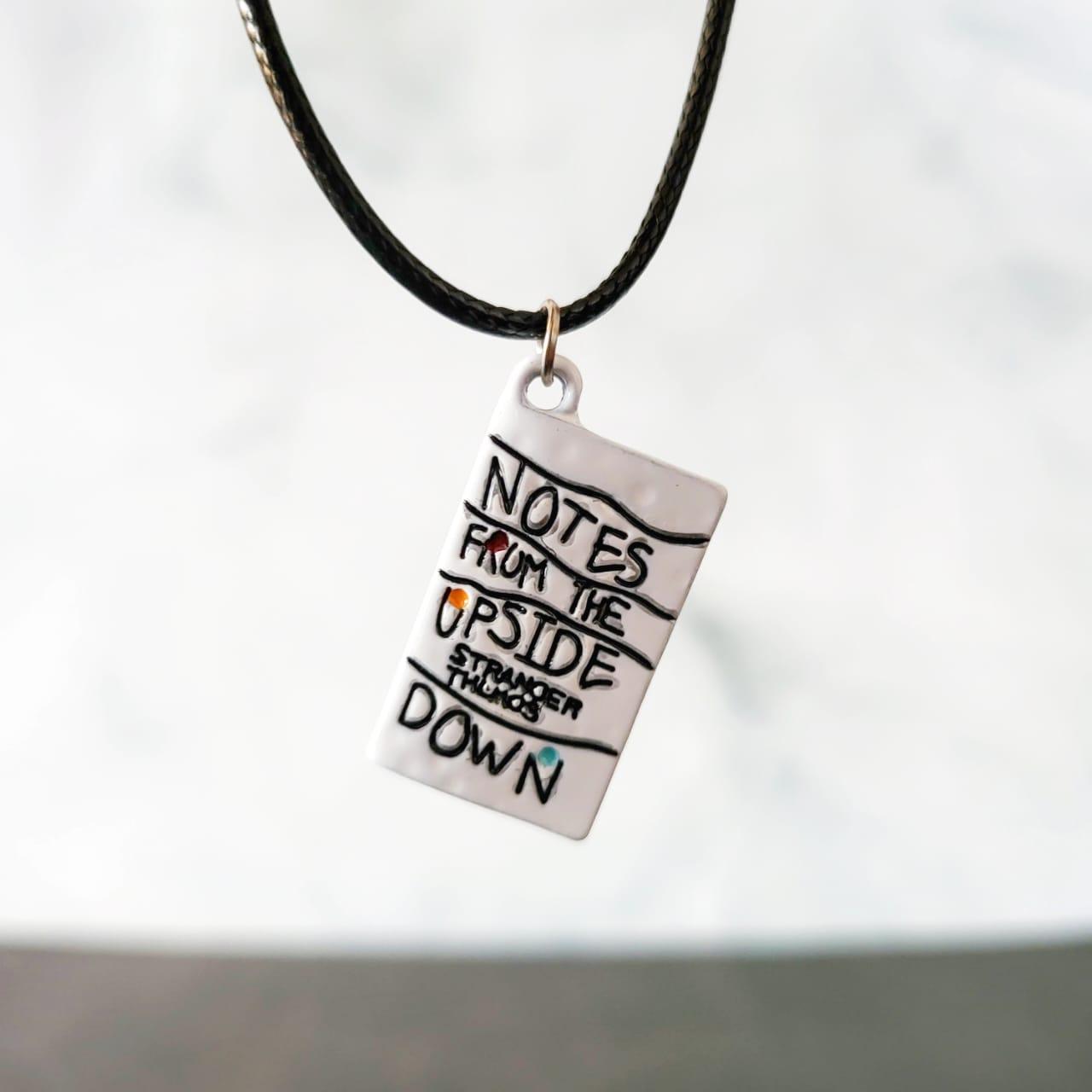 Collar Stranger Things